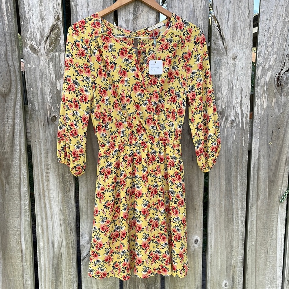 Le Lis Marigold Floral Keyhole Faux Wrap Dress Sz S NWT